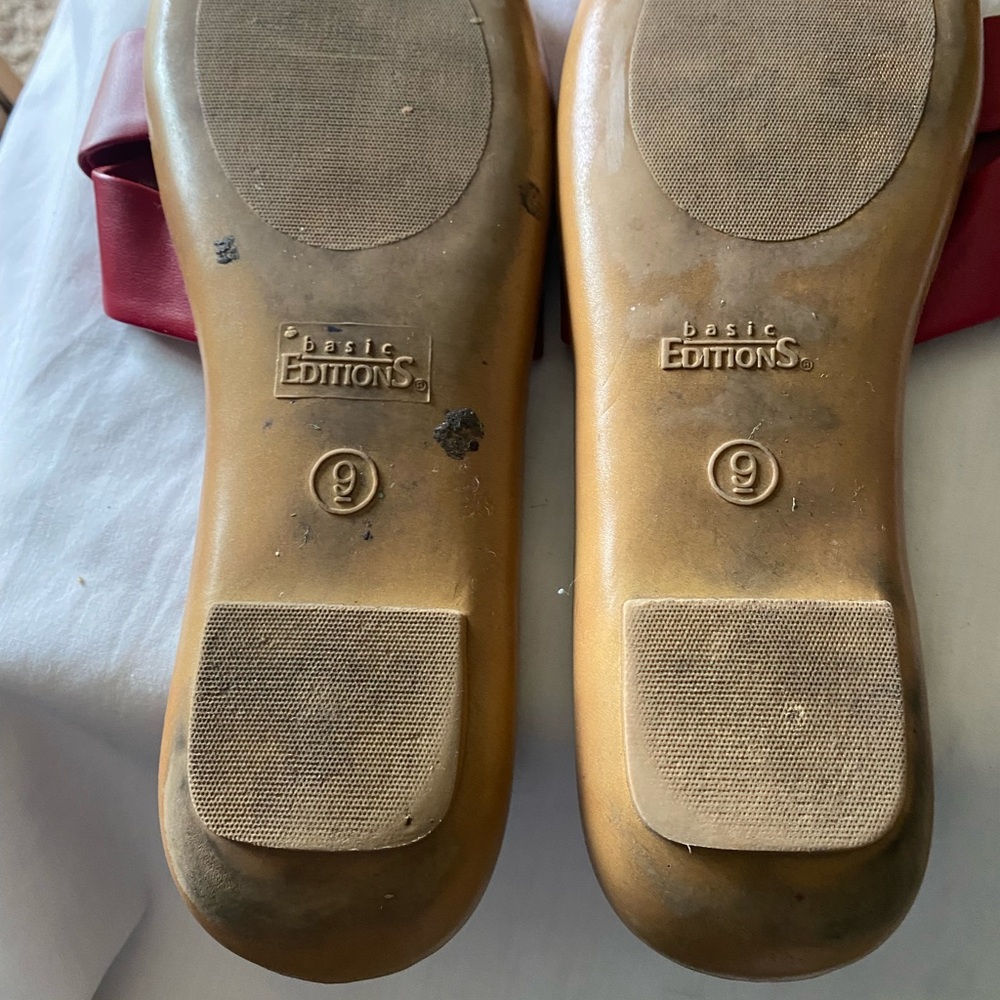 Basic Editions Red Slide Sandals - Picture 4 of 4